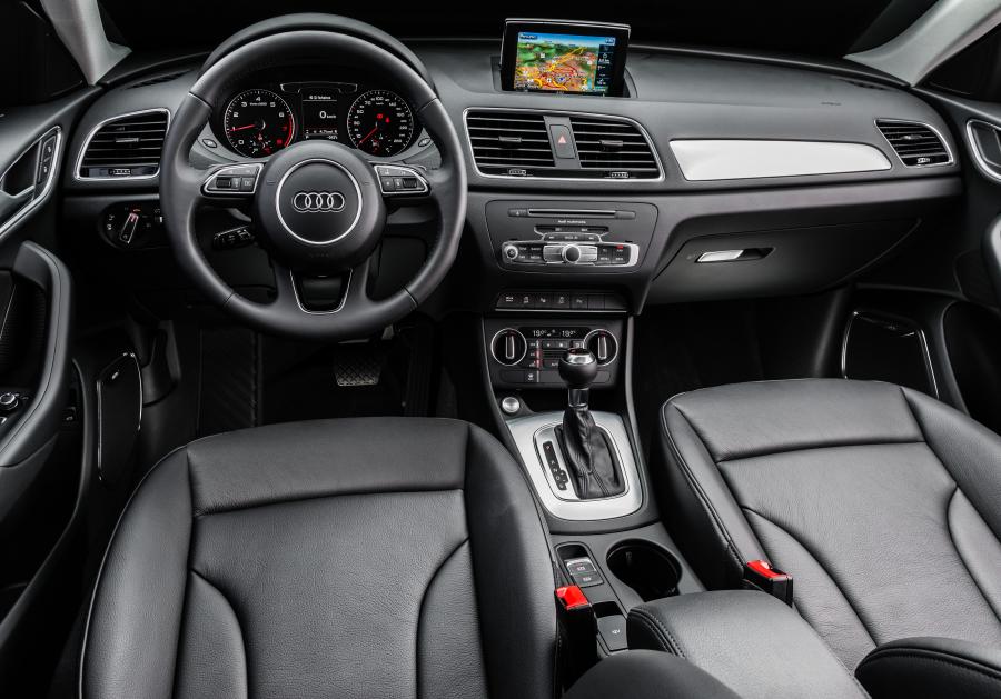 Торпедо Audi Q3 1.4 TFSI Flex (8U) 2017 года  (LA) (фото 11 из 15)